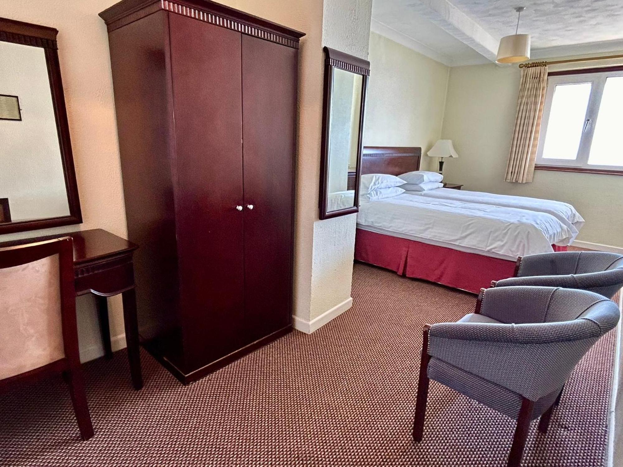 Bay View - Seafront, Sandown - Free Car Ferry For Bookings Of 3 Or More Nights, Subject To Availability Luaran gambar