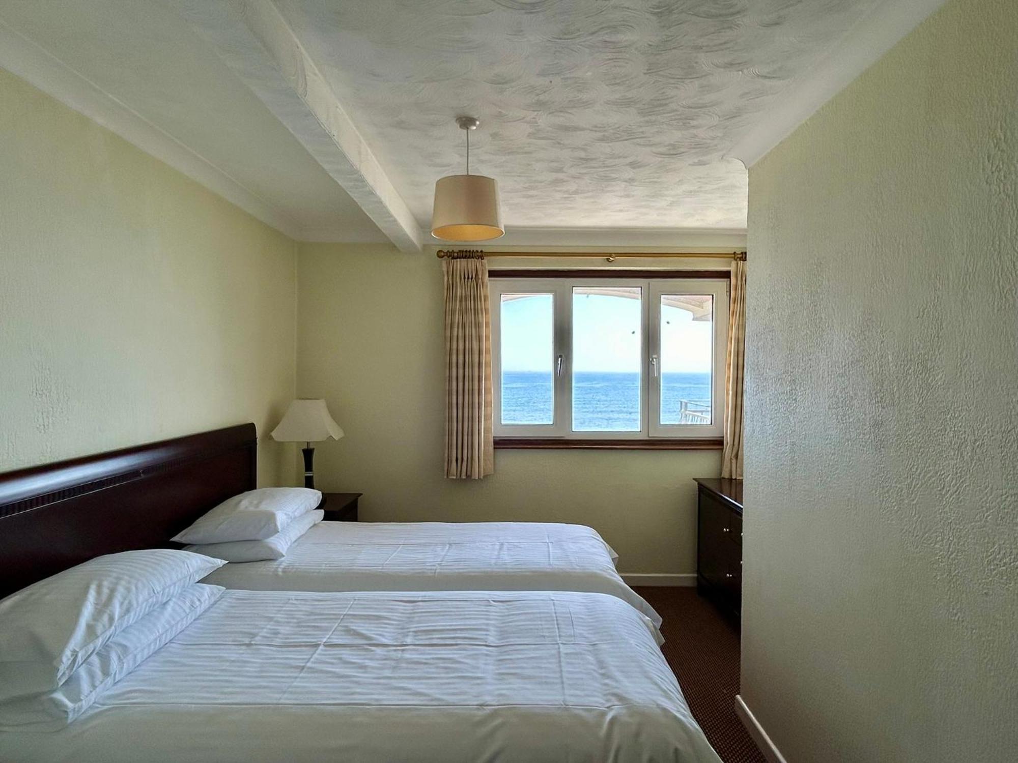 Bay View - Seafront, Sandown - Free Car Ferry For Bookings Of 3 Or More Nights, Subject To Availability Luaran gambar