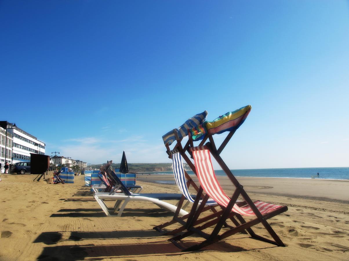 Bay View - Seafront, Sandown - Free Car Ferry For Bookings Of 3 Or More Nights, Subject To Availability Luaran gambar